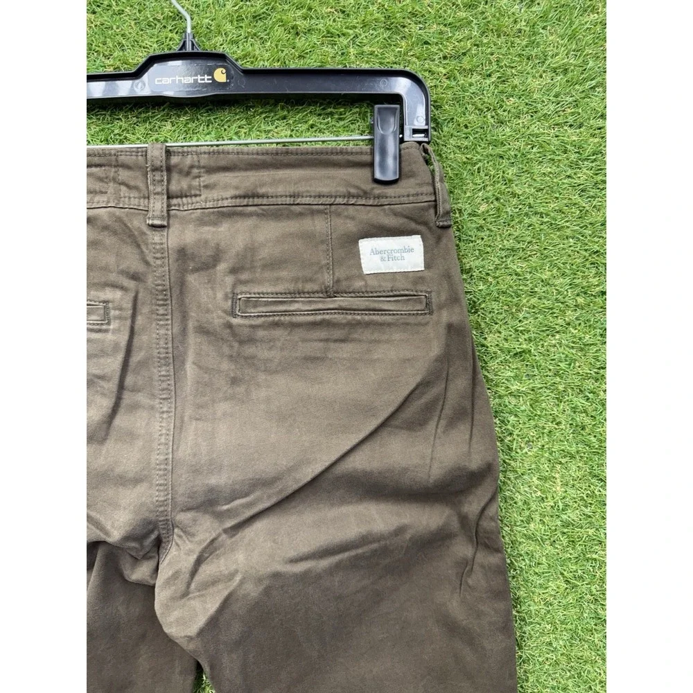 Abercrombie & Fitch shop confidence